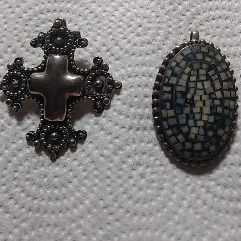 2 clip pendants?